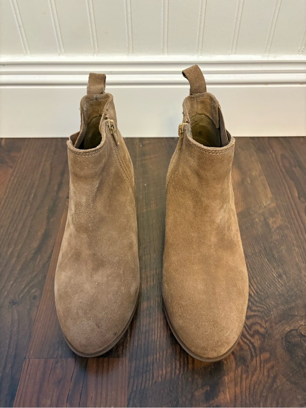 Diba by Diba Taupe Suede Ankle Booties Size 7.5 Side Zip Low Heel Western Boho